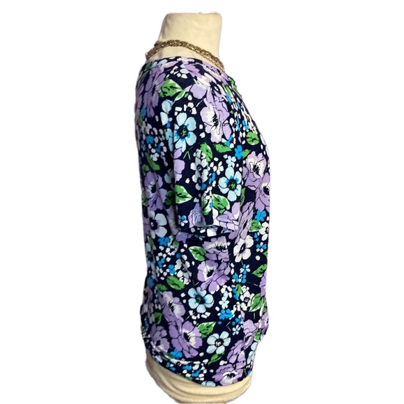 Adorable Floral Print Top - Picture 3 of 4